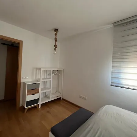 El Llano Apartament *